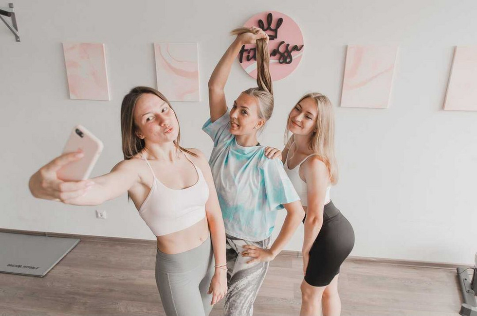 Профессиональная модель стала владелицей фитнес-студии и развила ее с нуля Профессиональная модель стала владелицей фитнес-студии и развила ее с нуля