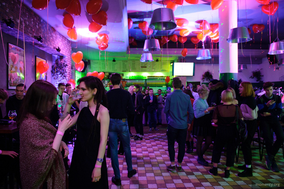 Как провели 14&nbsp;февраля и&nbsp;что подарили друг другу герои &laquo;Моментов&raquo;