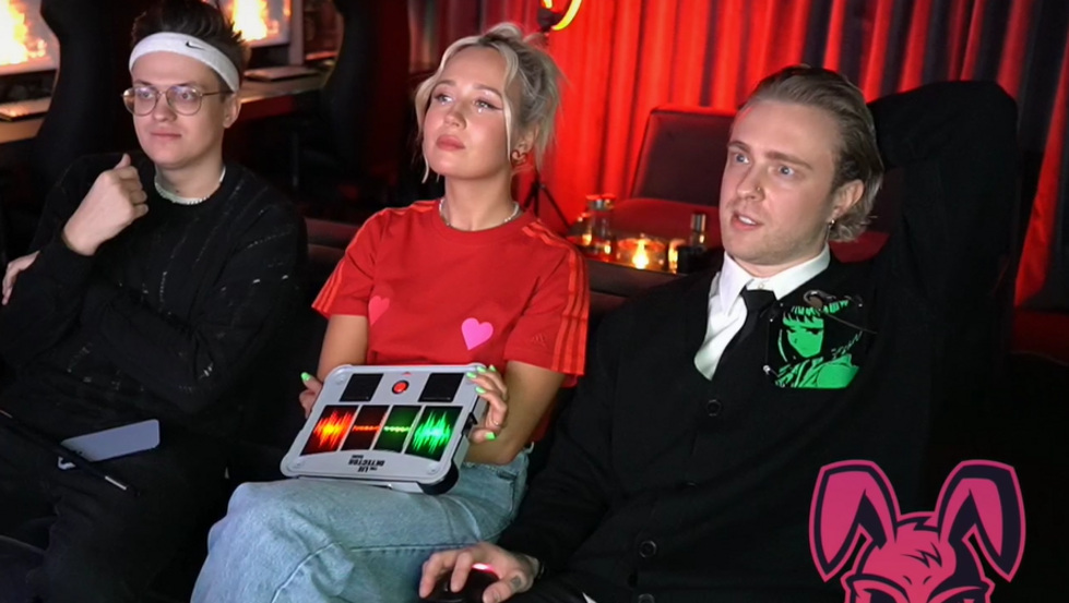 Клава Кока и Егор Крид собрали 40 тысяч зрителей Клава Кока и Егор Крид собрали 40 тысяч зрителей