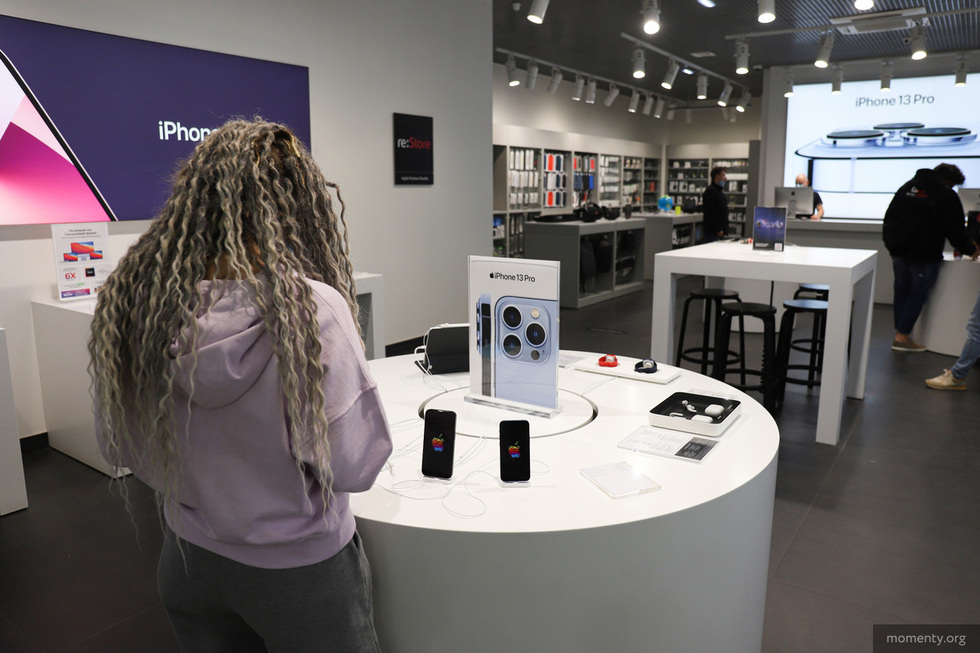 Цены на&nbsp;iPhone выросли на&nbsp;30 тысяч рублей