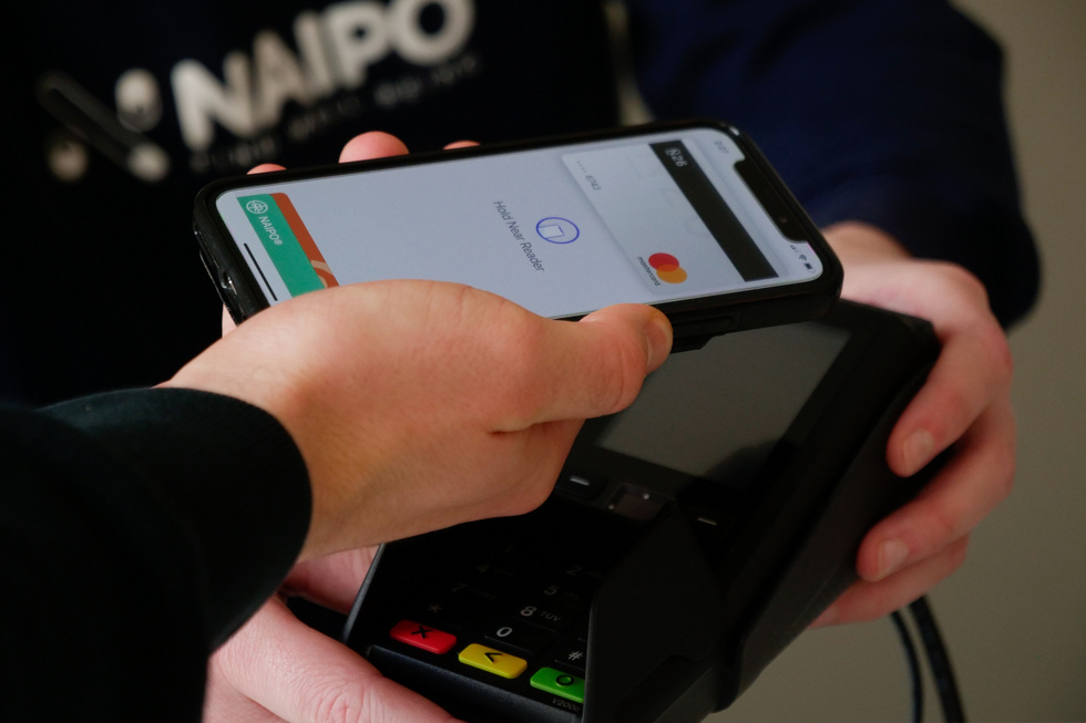 Apple Pay и&nbsp;Google Pay станут недоступны для карт Visa и&nbsp;MasterCard