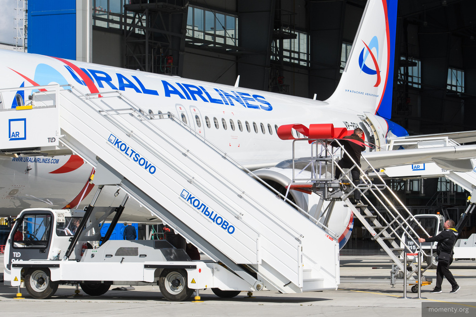 «Уральские авиалинии» перевели первый зарубежный самолет в российский реестр «Уральские авиалинии» перевели первый зарубежный самолет в российский реестр