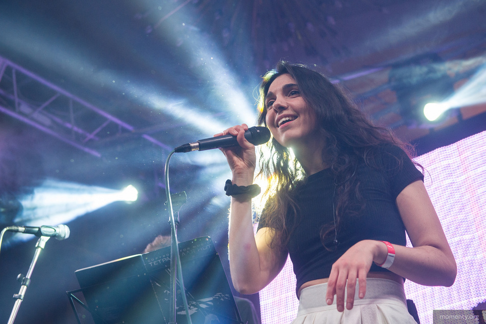 Певица из Екатеринбурга, уехавшая за границу, заявила о возвращении в Россию Певица из Екатеринбурга, уехавшая за границу, заявила о возвращении в Россию