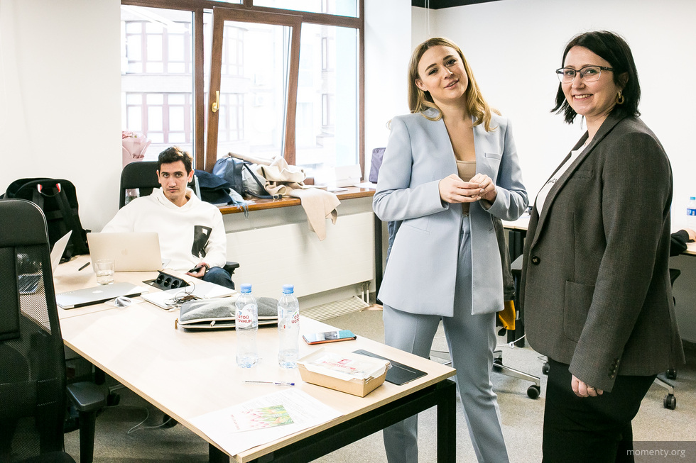 Слив скандального видео о «Золотом яблоке» вскрыл истории увольнения сотрудников других сфер Слив скандального видео о «Золотом яблоке» вскрыл истории увольнения сотрудников других сфер