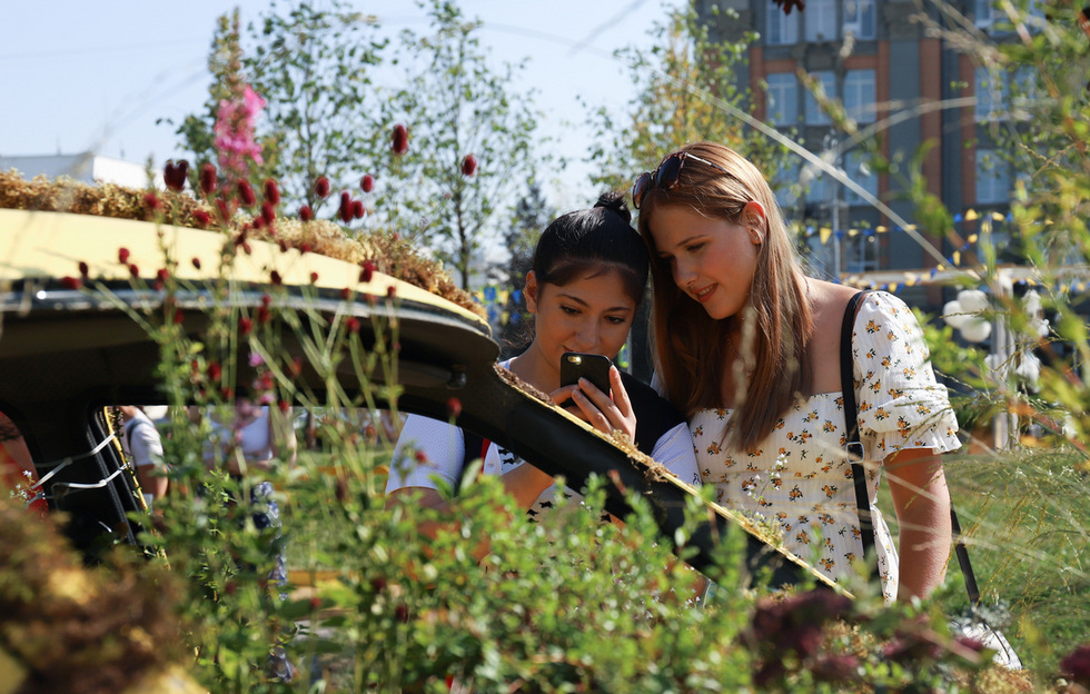 Горожанам показали, каким хотят сделать сад на главной площади Екатеринбурга. ФОТО Горожанам показали, каким хотят сделать сад на главной площади Екатеринбурга. ФОТО