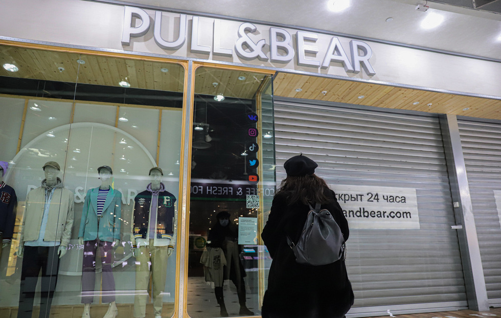 Горожанам дали шанс купить вещи ушедшего Pull&Bear