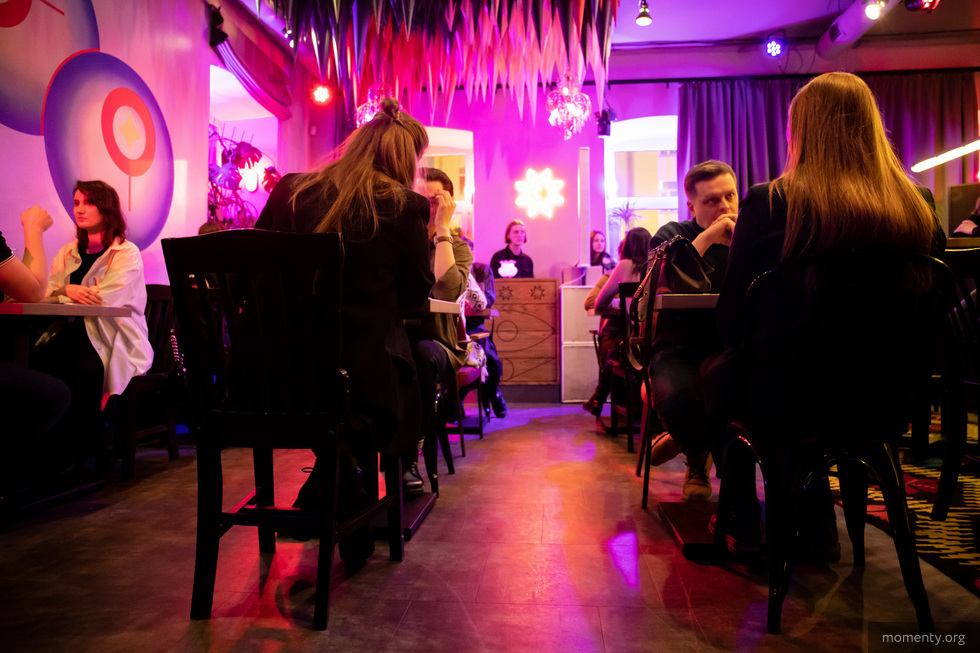 «Моменты» устраивают презентацию пива в модном уральском баре «Моменты» устраивают презентацию пива в модном уральском баре