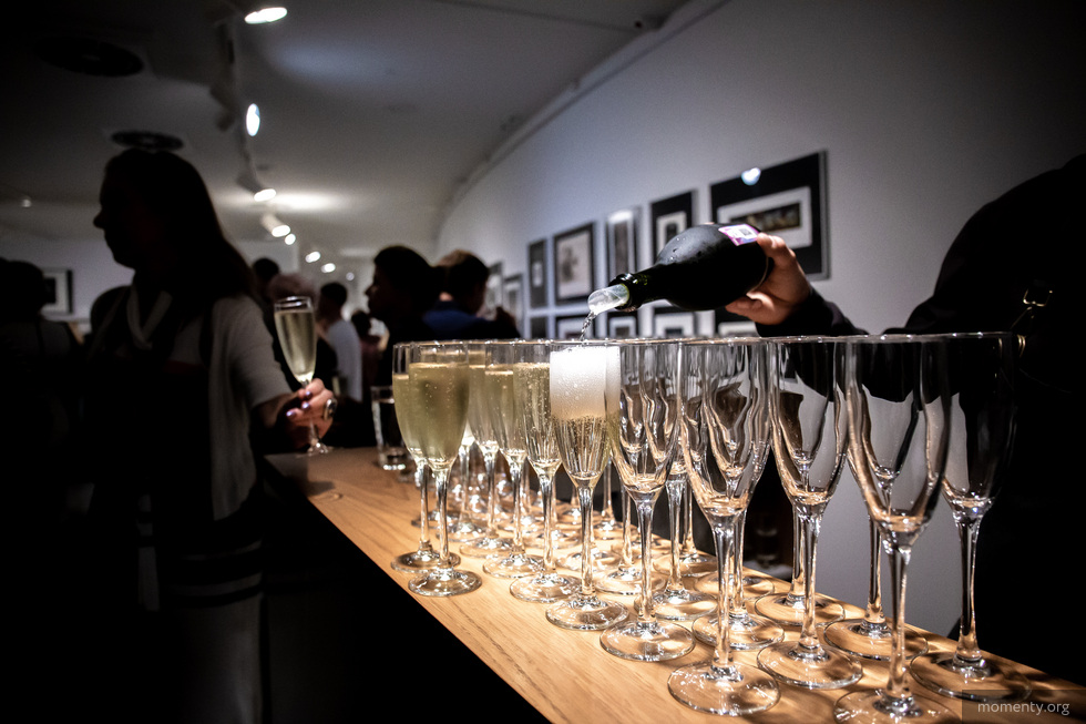 Как сочетать фаст-фуд и&nbsp;игристое. Советы сомелье