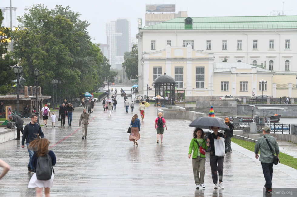 Евгений Куйвашев предупредил уральцев о&nbsp;граде и&nbsp;грозах