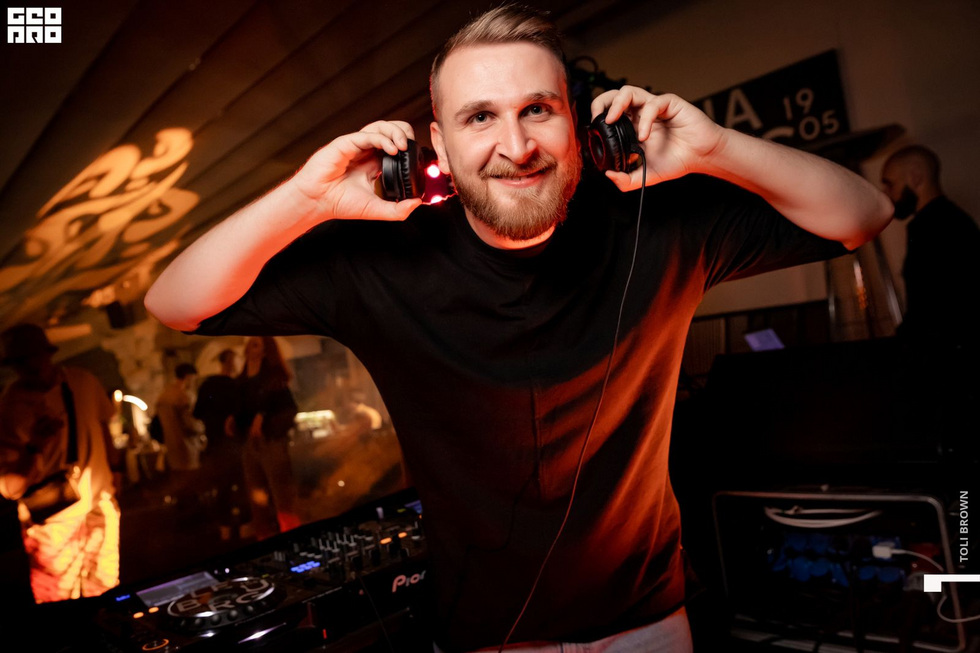 Диджей, за которого заступилась уральская тусовка, едет в тур по Казахстану Диджей, за которого заступилась уральская тусовка, едет в тур по Казахстану