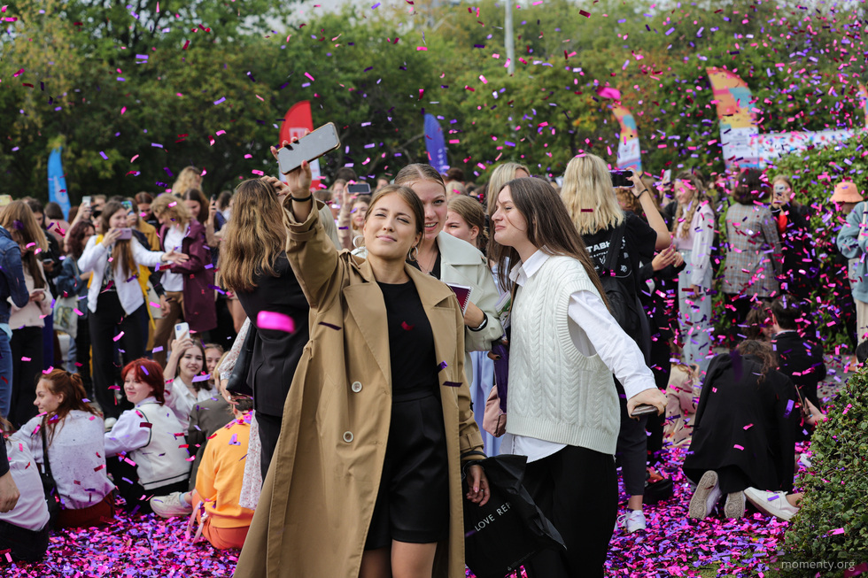 «День первый» в УрФУ прошел под песни Меладзе и «Руки вверх» «День первый» в УрФУ прошел под песни Меладзе и «Руки вверх»