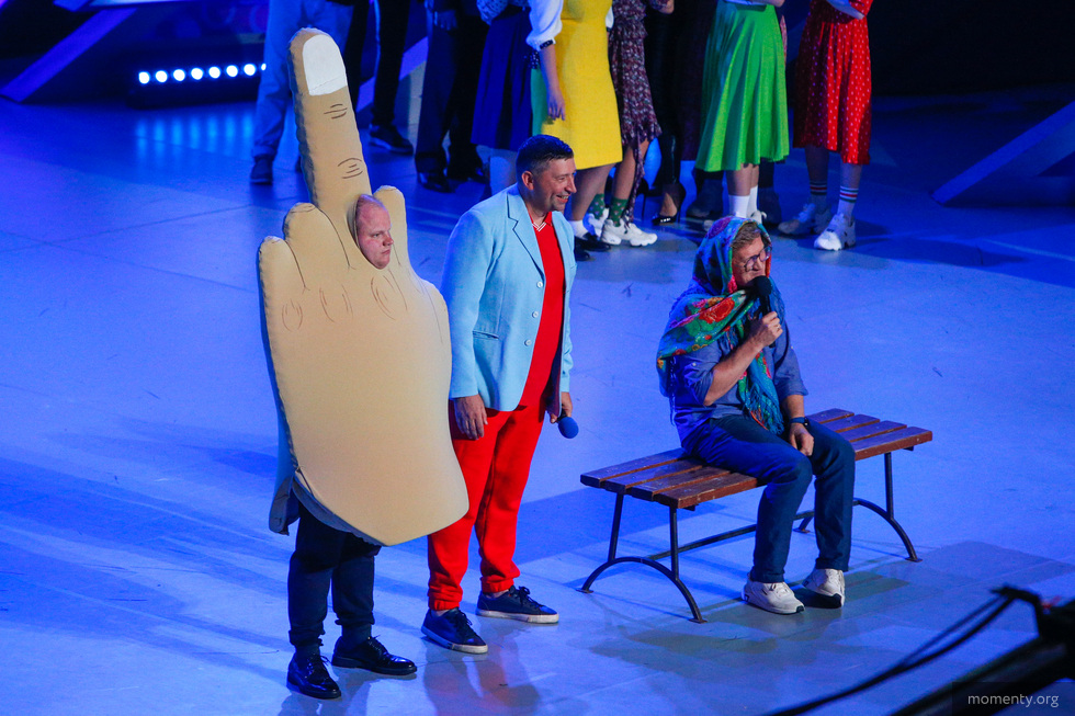 Из выпуска КВН, снятого в Екатеринбурге, вырезали шутку про Владимира Соловьева Из выпуска КВН, снятого в Екатеринбурге, вырезали шутку про Владимира Соловьева