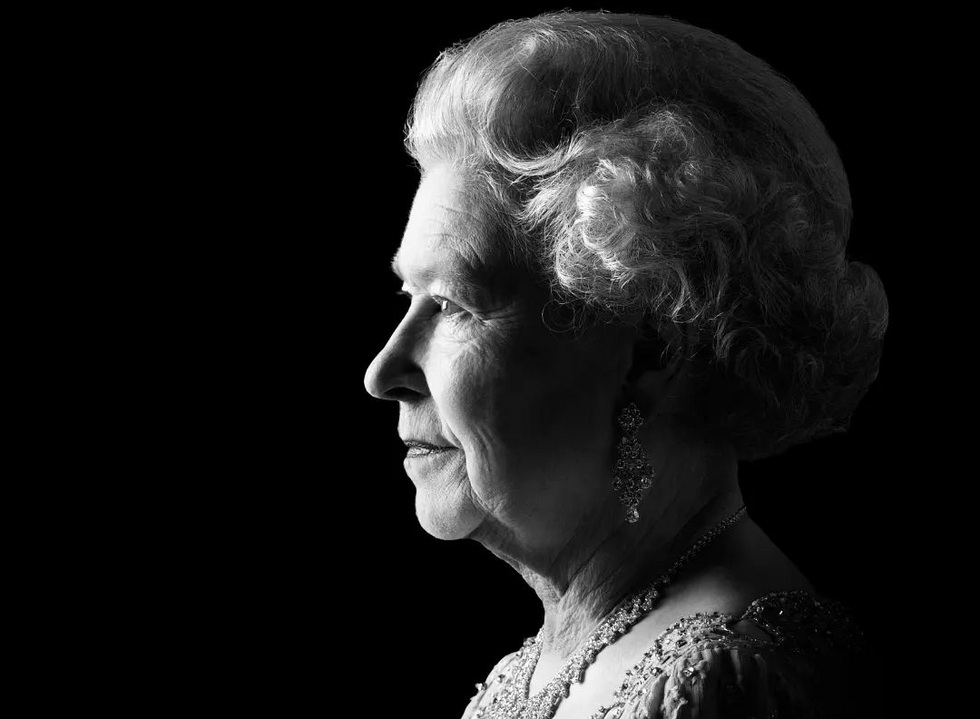 Консульство Великобритании в Екатеринбурге открыло книгу соболезнований в честь королевы Елизаветы II Консульство Великобритании в Екатеринбурге открыло книгу соболезнований в честь королевы Елизаветы II