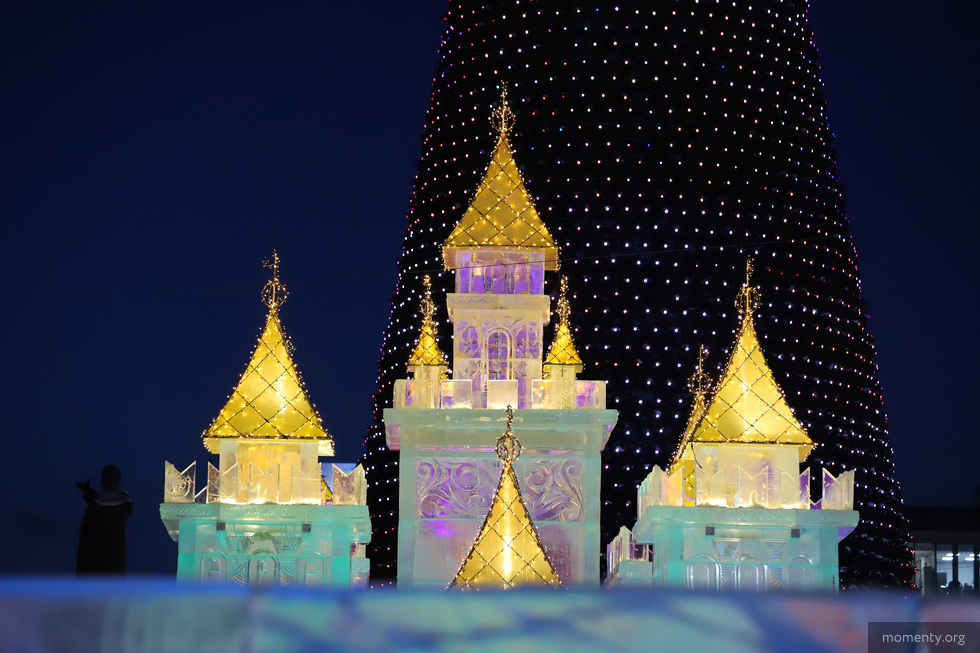 В столице Урала к Новому году построят ледовый городок, посвященный 300-летию Екатеринбурга В столице Урала к Новому году построят ледовый городок, посвященный 300-летию Екатеринбурга