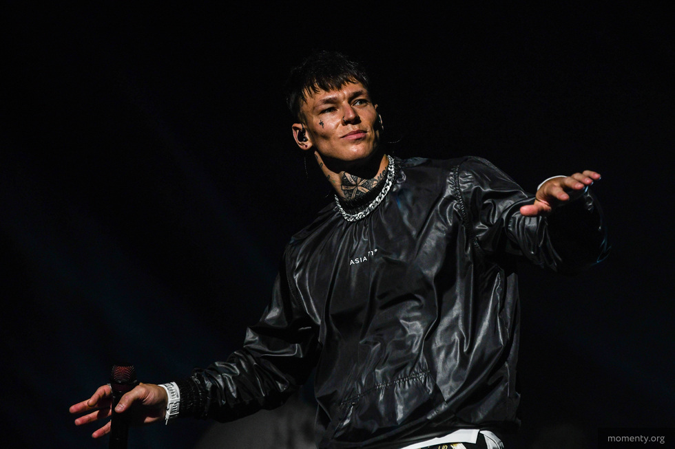 На шоу Zivert выступил уральский исполнитель На шоу Zivert выступил уральский исполнитель