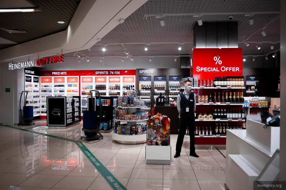 Магазин беспошлинной торговли. Магазин беспошлинной торговли. Дютифри кольцово. Трэвел ритейл домодедово. Дютифри кольцово.