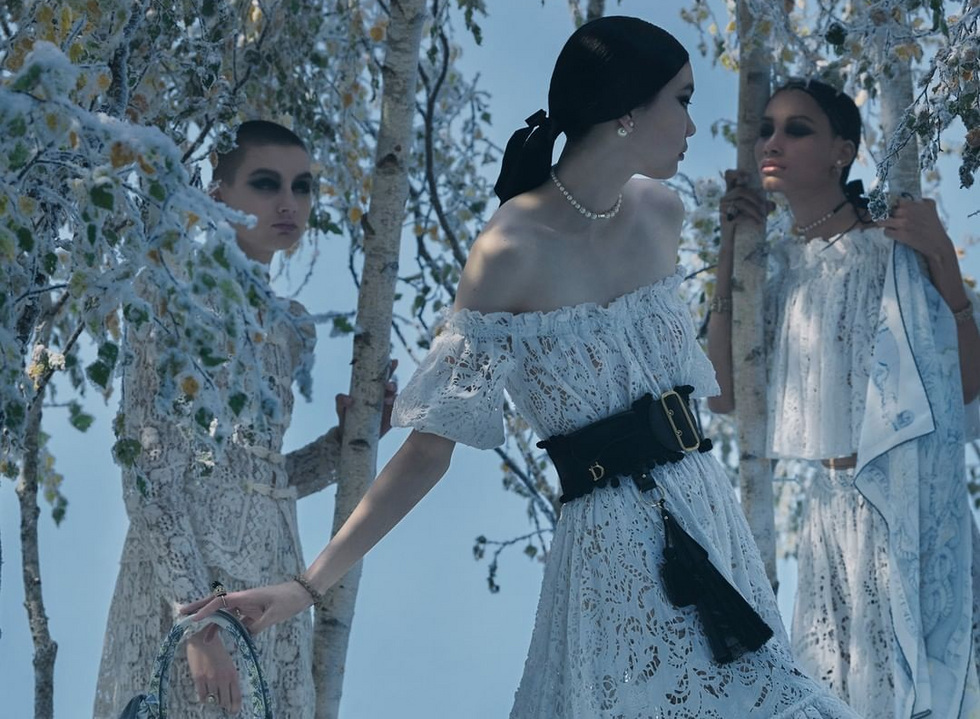 Иностранные любители люкса раскритиковали Dior за&nbsp;коллекцию в&nbsp;русском стиле