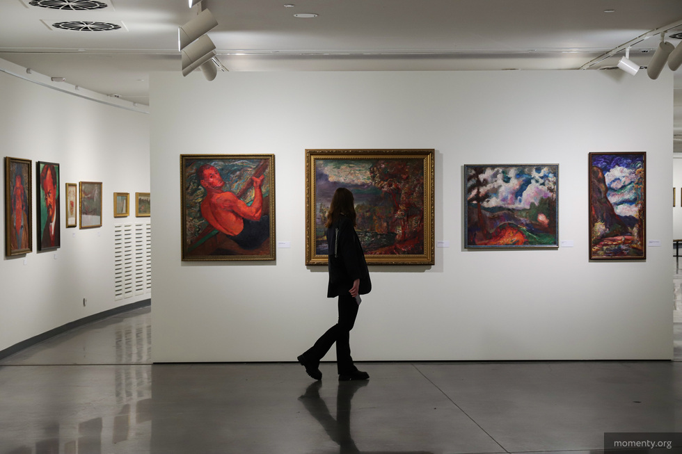 В&nbsp;Ельцин Центре показали личную коллекцию картин Евгения Ройзмана*