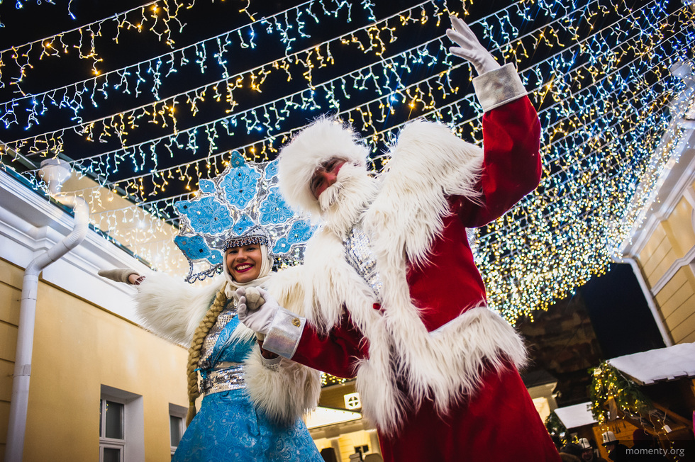 Уральцы в костюмах Деда Мороза и Снегурочки смогут бесплатно путешествовать по России в Новый год Уральцы в костюмах Деда Мороза и Снегурочки смогут бесплатно путешествовать по России в Новый год
