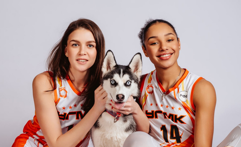 Баскетболистки УГМК поддержали бездомных животных Екатеринбурга Баскетболистки УГМК поддержали бездомных животных Екатеринбурга