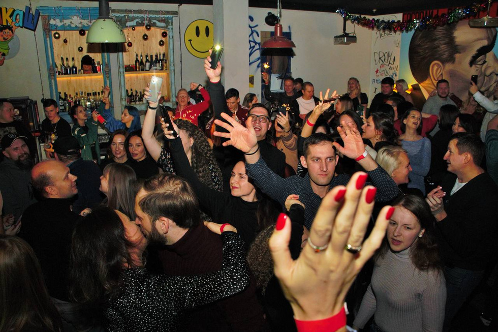 Завидные женихи и невесты поборются за любовь в хайп-баре в центре Екатеринбурга Завидные женихи и невесты поборются за любовь в хайп-баре в центре Екатеринбурга