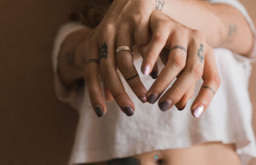 Как татуировки и пирсинг влияют на трудоустройство Как татуировки и пирсинг влияют на трудоустройство