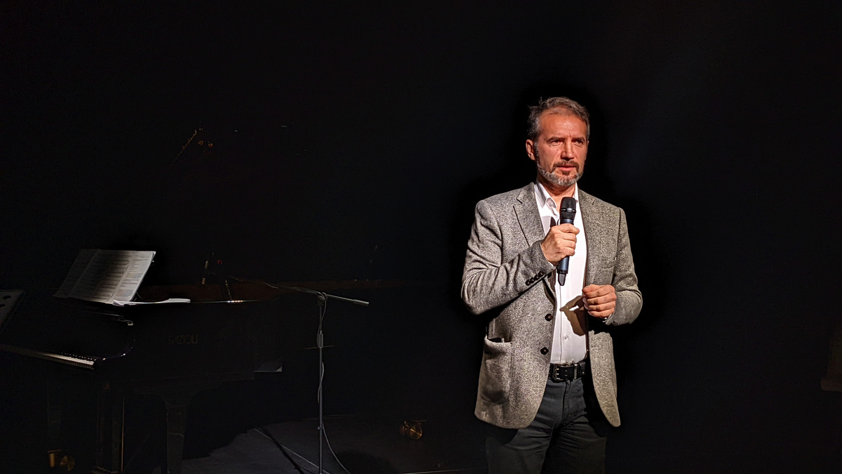 Дирекор частного универсального театра «Театрум» Евгений Гапонов Дирекор частного универсального театра «Театрум» Евгений Гапонов