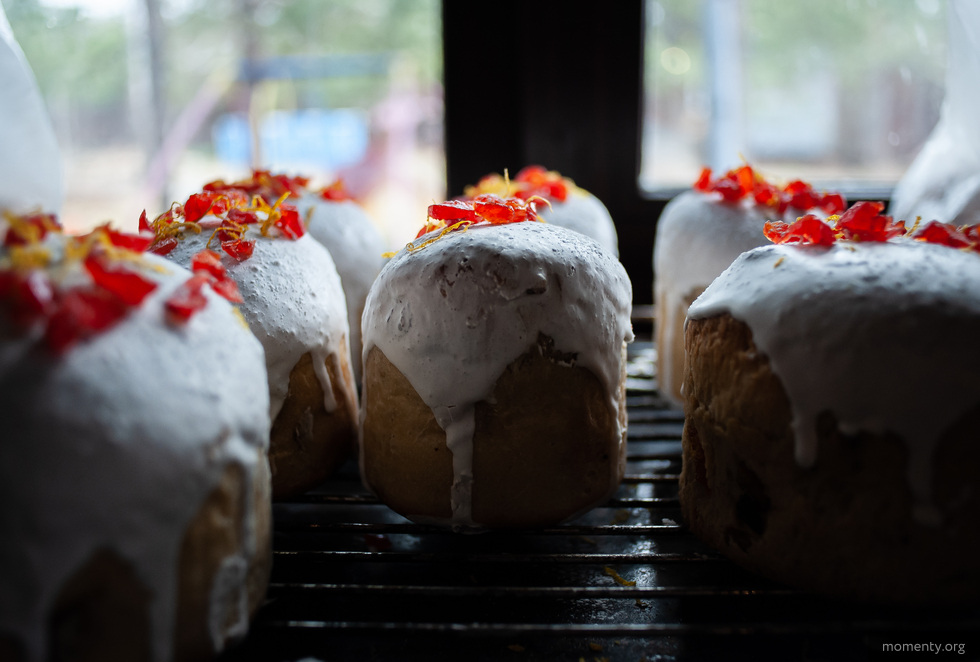 15% россиян съедают только верхушку кулича 15% россиян съедают только верхушку кулича