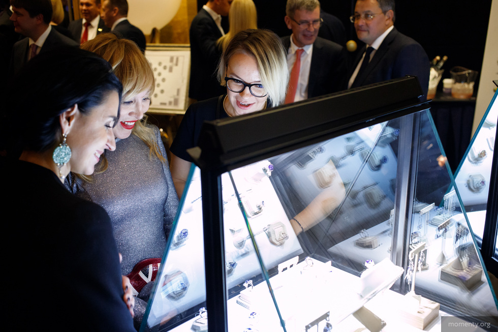 Жители Екатеринбурга рассказали, важны&nbsp;ли для них подарки в&nbsp;отношениях