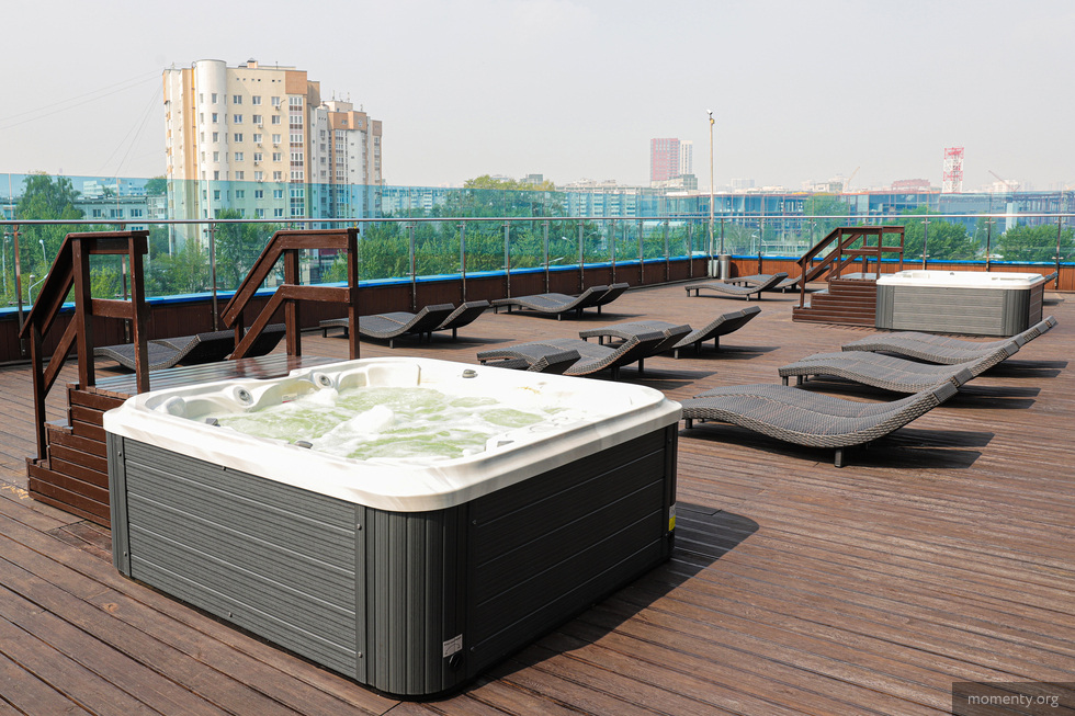 «Пляж на крыше», спа-процедуры и панорамная сауна: почему аквапарк — это не только про горки «Пляж на крыше», спа-процедуры и панорамная сауна: почему аквапарк — это не только про горки