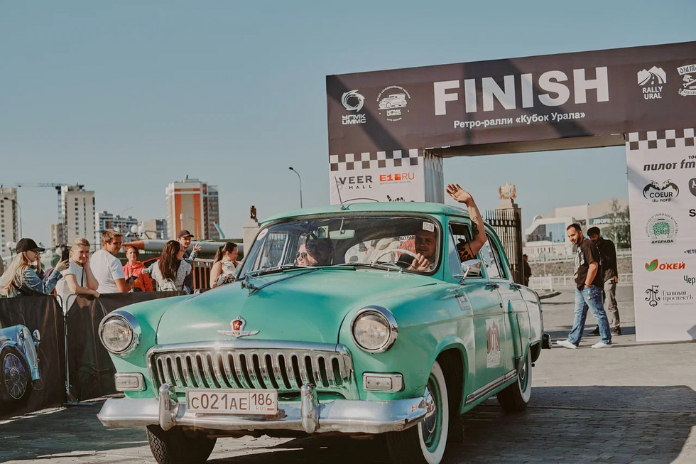 Cadillac, «Москвичи» и «Копейки»: как прошли уральские ретро-гонки Cadillac, «Москвичи» и «Копейки»: как прошли уральские ретро-гонки