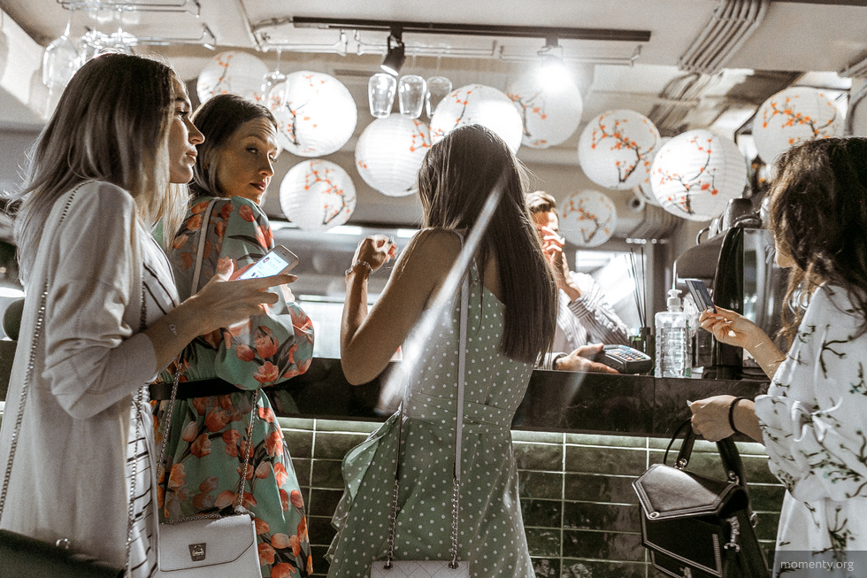 Уральская тусовка предпочла работу отдыху на элитных заграничных курортах Уральская тусовка предпочла работу отдыху на элитных заграничных курортах