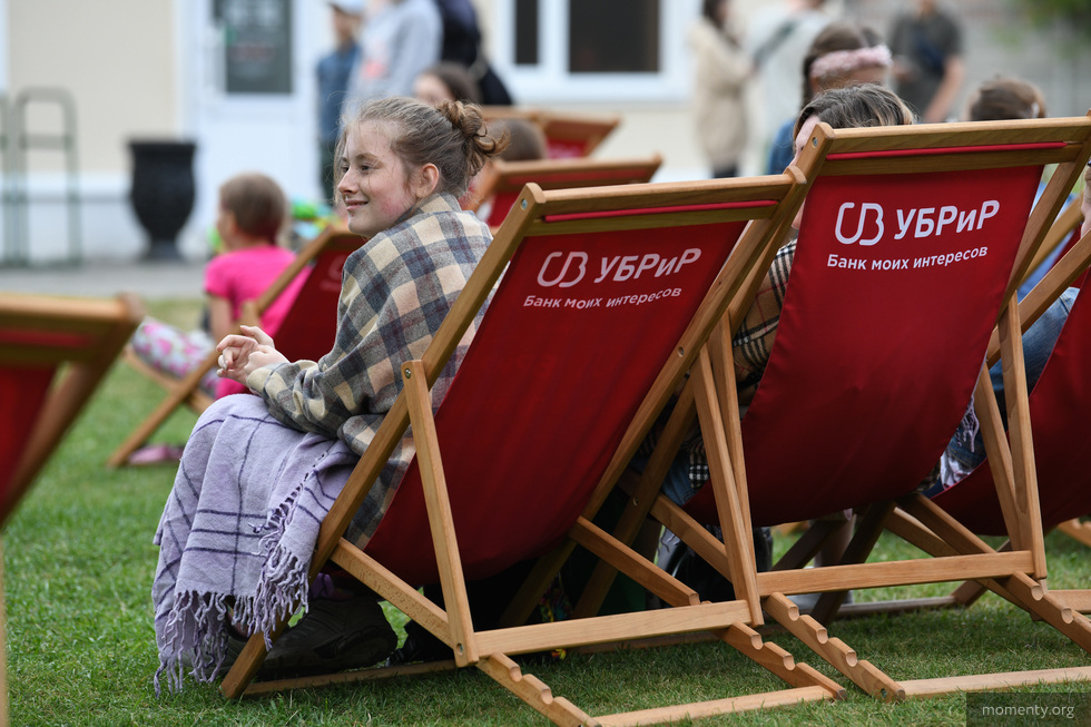 «Это традиционная часть лета»: в Парке Маяковского начал работу летний кинотеатр «Это традиционная часть лета»: в Парке Маяковского начал работу летний кинотеатр