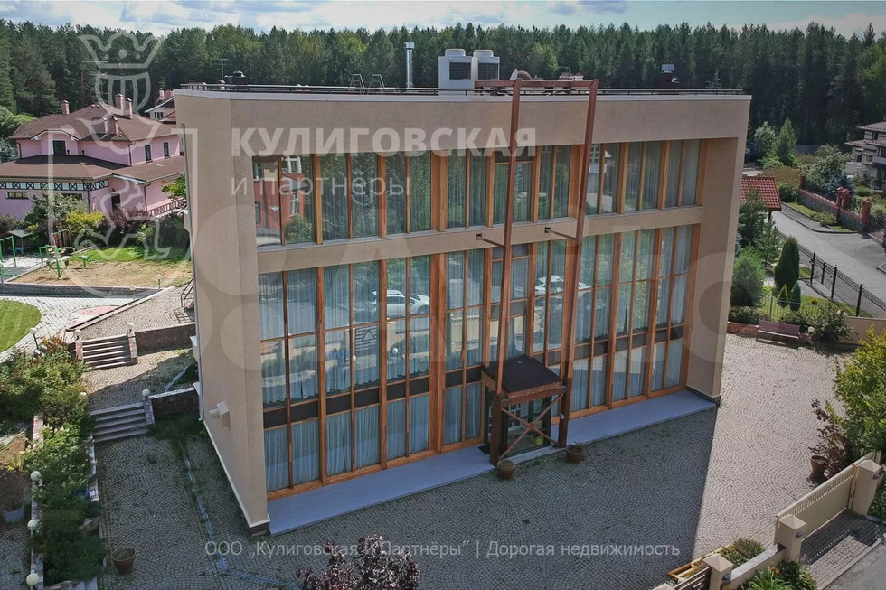 В Екатеринбурге продают дом в стиле гения американской архитектуры за 75 миллионов рублей В Екатеринбурге продают дом в стиле гения американской архитектуры за 75 миллионов рублей