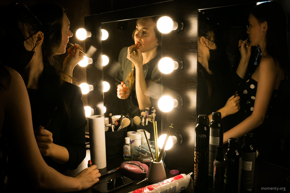 Большие уши, брекеты и острые колени — какие комплексы были у уральских светских див в юности Большие уши, брекеты и острые колени — какие комплексы были у уральских светских див в юности