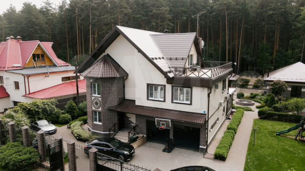 В Екатеринбурге продают дом с одной из лучших коллекцией кораллов за 70 миллионов рублей В Екатеринбурге продают дом с одной из лучших коллекцией кораллов за 70 миллионов рублей