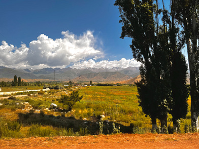 В Кыргызстане точно есть на что посмотреть, виды кинематографичные В Кыргызстане точно есть на что посмотреть, виды кинематографичные