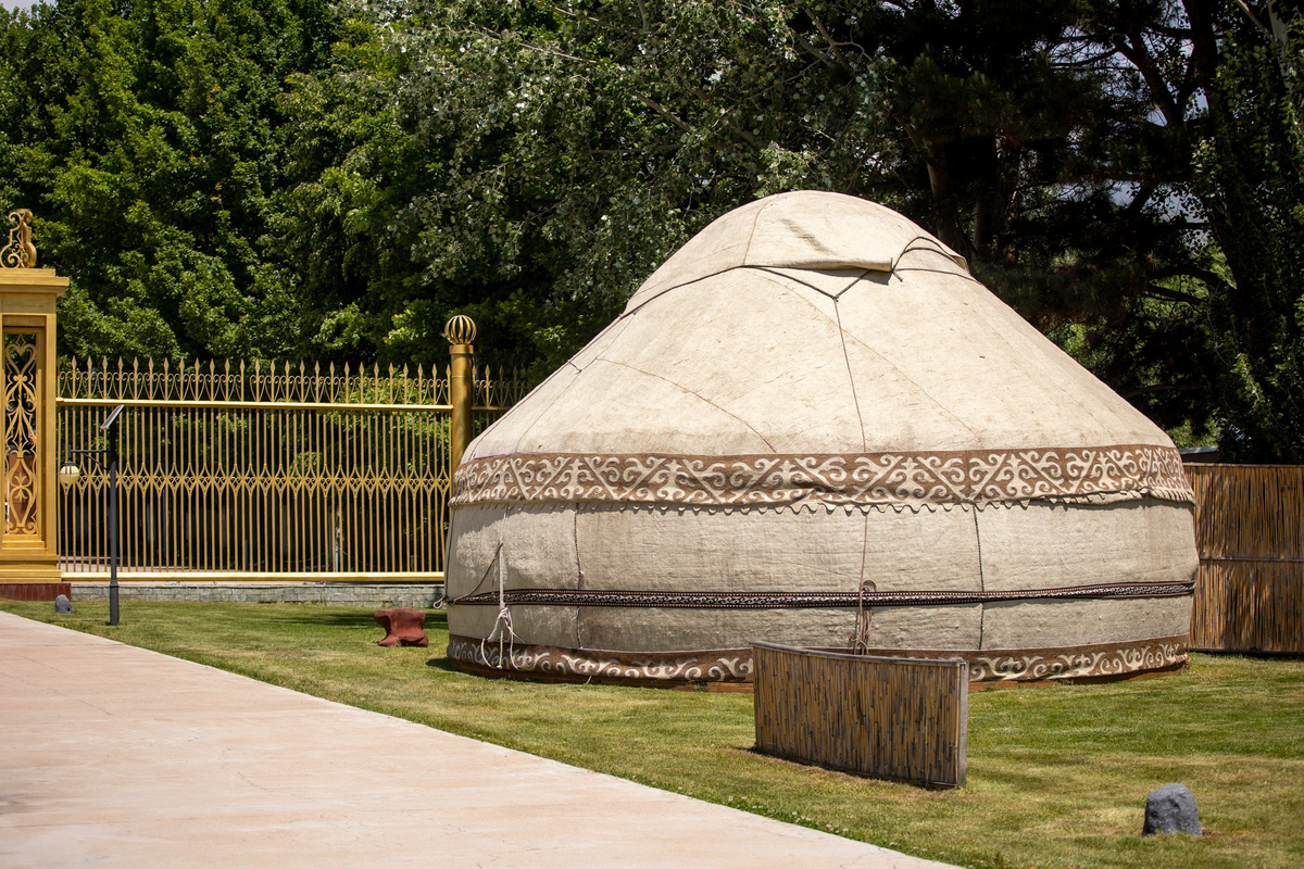 И, конечно, юрты. Красивая традиция, особая гордость и уют И, конечно, юрты. Красивая традиция, особая гордость и уют