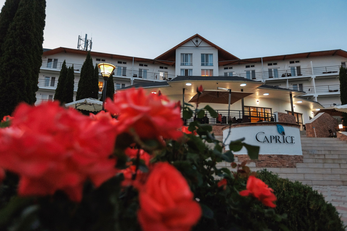 Дом отдыха «Caprice», здесь везде — розы Дом отдыха «Caprice», здесь везде — розы