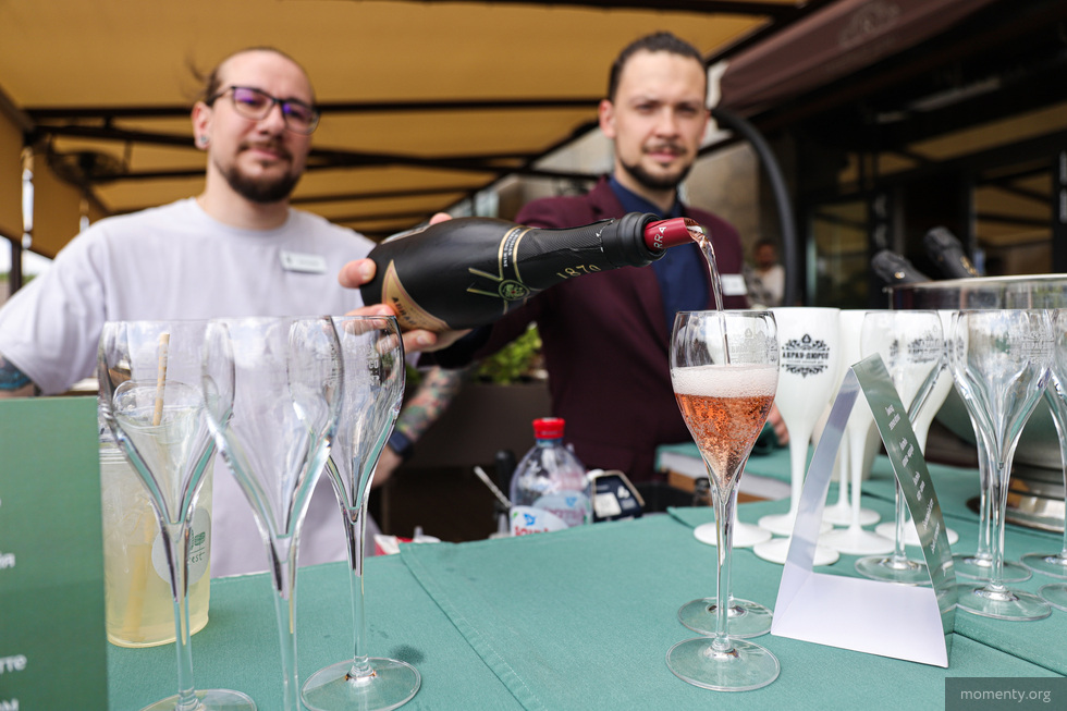 «Установили исторический рекорд по выручке» — 300-летие Екатеринбурга глазами уральских ресторанов «Установили исторический рекорд по выручке» — 300-летие Екатеринбурга глазами уральских ресторанов