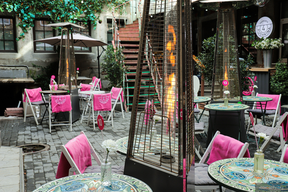 В&nbsp;Екатеринбурге закрывают бистро с&nbsp;самым питерским двориком