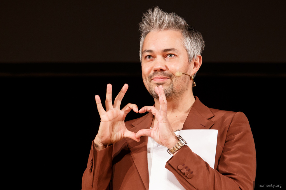 Стилиста Александра Рогова заметили в Екатеринбурге Стилиста Александра Рогова заметили в Екатеринбурге