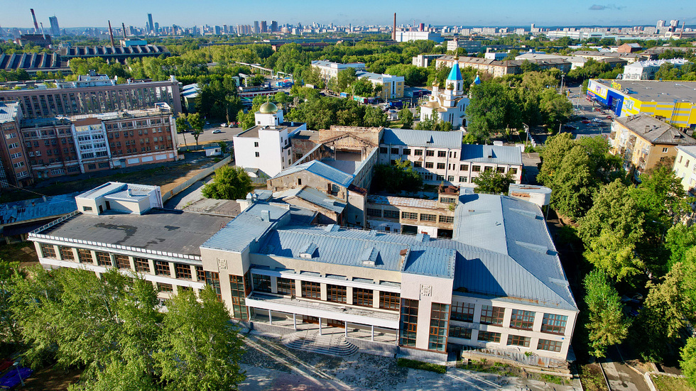 На Уралмаше восстановят культовое здание фабрики-кухни На Уралмаше восстановят культовое здание фабрики-кухни