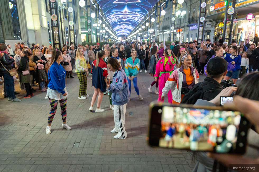 Жители дома на Вайнера сравнили медиаэкран с камерой пыток Жители дома на Вайнера сравнили медиаэкран с камерой пыток