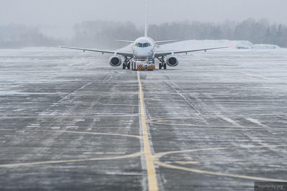В Екатеринбурге массово задерживают рейсы из-за непогоды В Екатеринбурге массово задерживают рейсы из-за непогоды