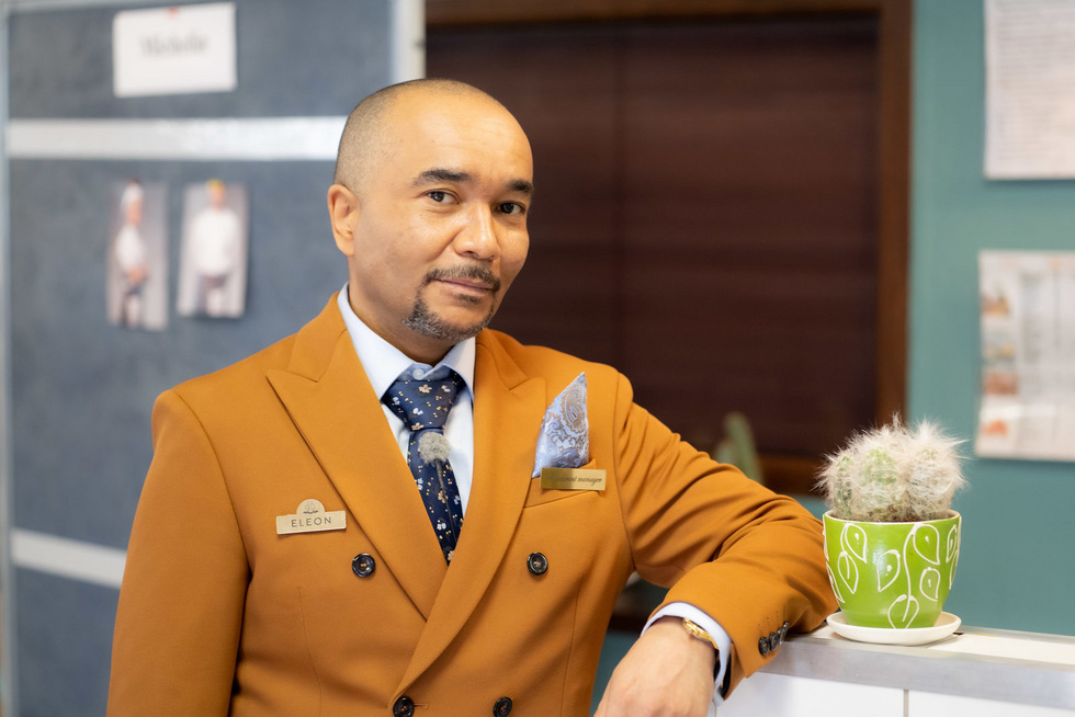 Главный герой сериала &laquo;Отель Элеон&raquo; приехал в&nbsp;Екатеринбург со&nbsp;спектаклем