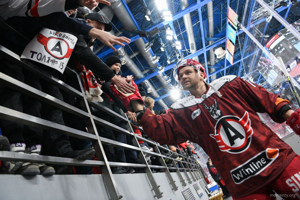 На хоккейном матче в Екатеринбурге выступят известные рокеры На хоккейном матче в Екатеринбурге выступят известные рокеры