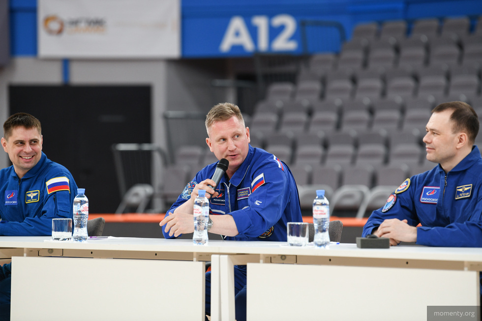 Российские космонавты посетили вузы Екатеринбурга Российские космонавты посетили вузы Екатеринбурга