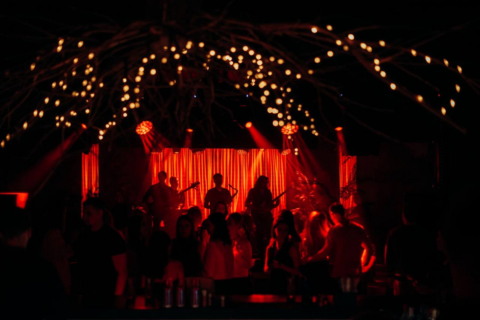 В уральском баре покажут шоу от продюсера из Лос-Анджелеса В уральском баре покажут шоу от продюсера из Лос-Анджелеса