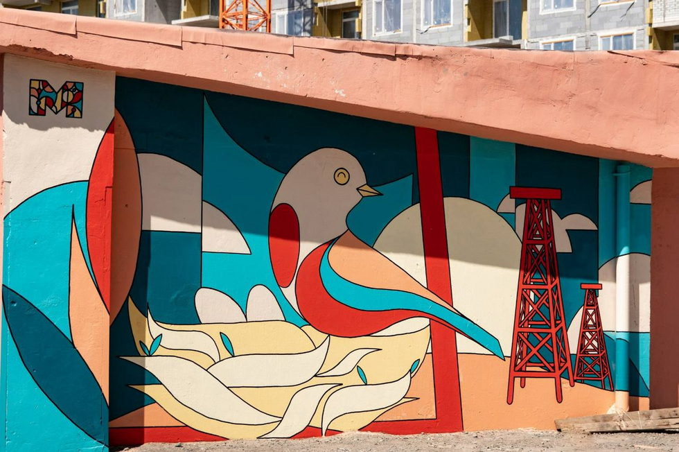 Около Veer Mall появился арт о семейных ценностях и истории Уралмаша Около Veer Mall появился арт о семейных ценностях и истории Уралмаша